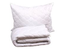 A year-round pillow and blanket set