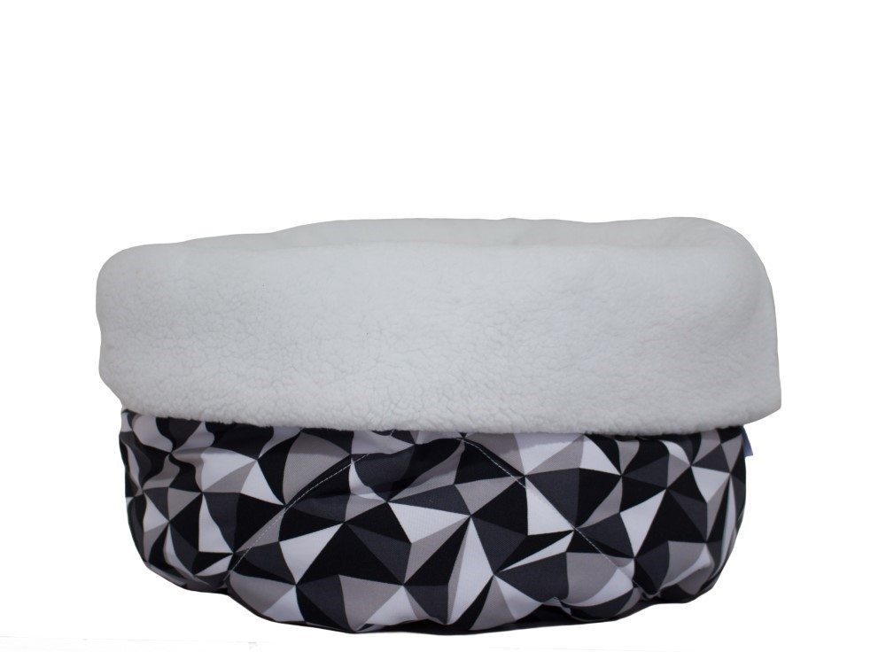 Rajen round cat bed extra plush, triangle motif