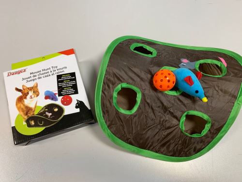 Maze cat toy with mouse